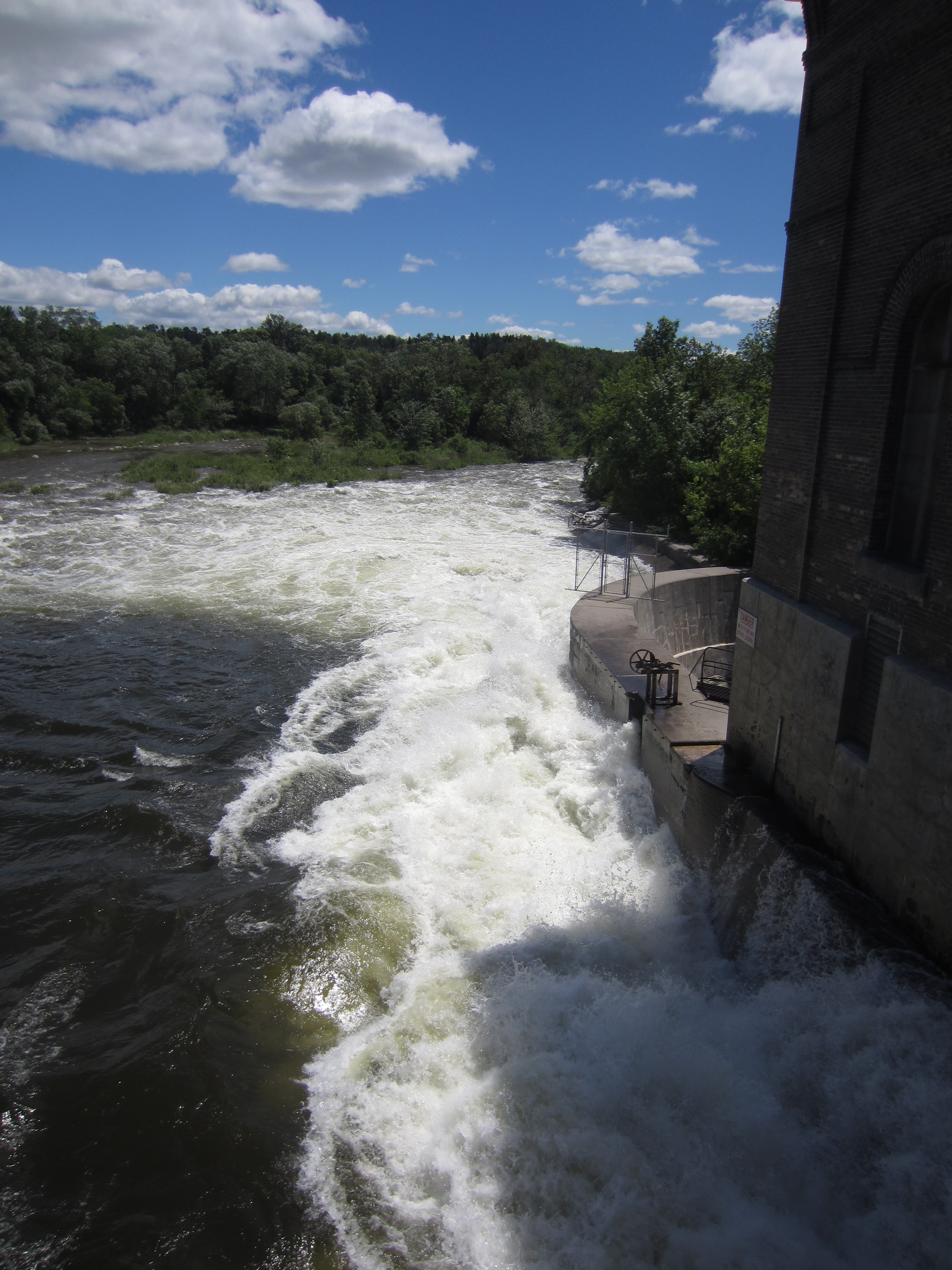 High flow water level