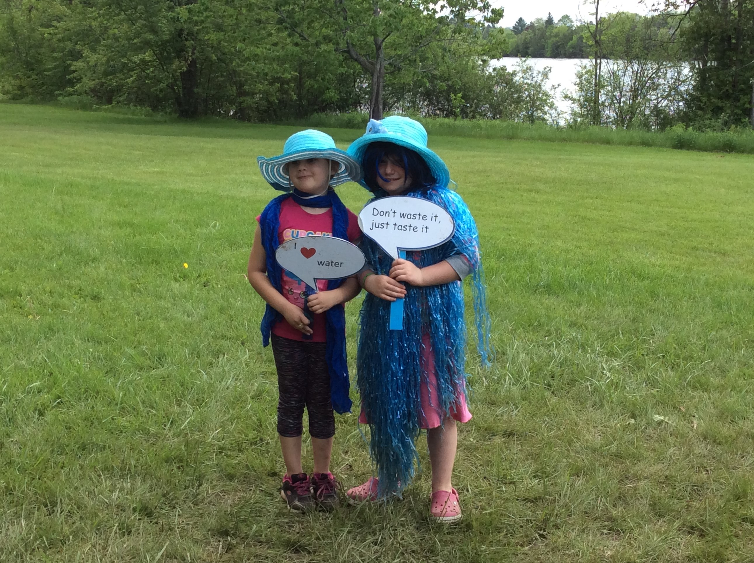 kids dressing up 